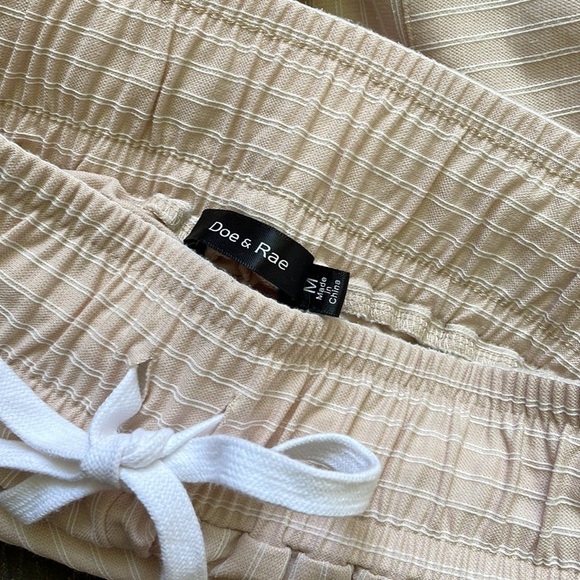 Doe & Rae Relaxed Lightweight Pants - Picture 4 of 5